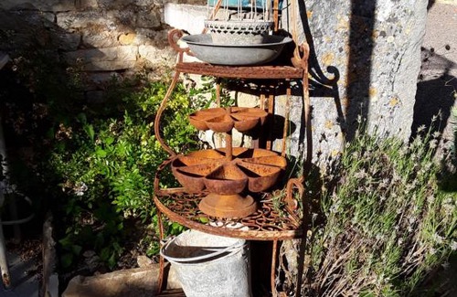 Fontaine-Francaise Bed & Breakfast | La Brocantine