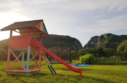 Polovragi House | La Bunicu