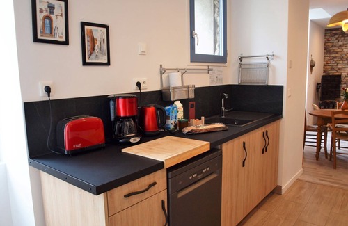 Salleles-d'Aude Apartment | "La Côte de l'Or", fully-equipped gîte for 4 to 6 people; plus swimming pool, whirlpool.