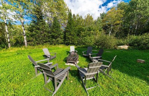 Petite-Riviere-Saint-Francois Ski Chalet | La Tanière du Massif