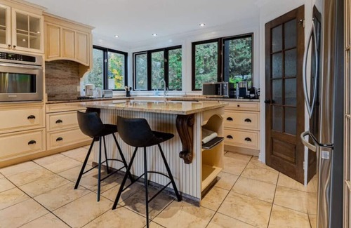 Sainte-Marcelline-de-Kildare Ski Chalet | Lake Leon Chalet