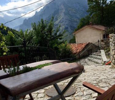 Sotres Ski Chalet | La Cabaña de Catalina