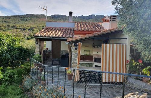 La Acena de la Borrega Hotel | La Cabaña Romantica de Llano