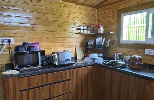 Chevella House | La Cabana, The Wooden Cottage with Private Pool