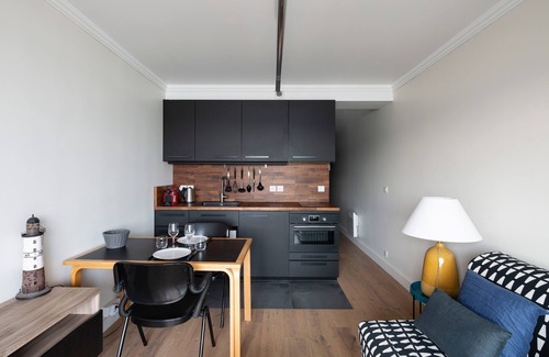 La Cite Apartment | La Cabine - One Bedroom Apartment, Sleeps 4