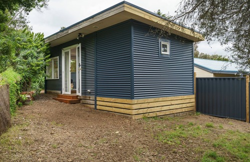 Tootgarook Apartment | La Cabine | Private studio 5 mins Peninsula Hot Springs, Golf, Beaches, Wineries