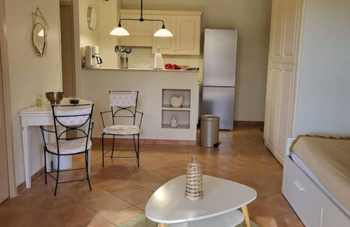 Saumane-de-Vaucluse Apartment | La Calade, in the heart of Provence Country Club