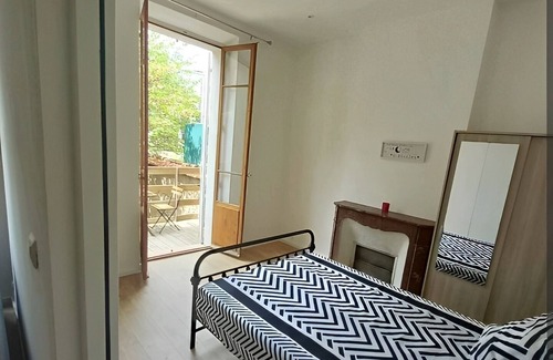 Hyeres City Centre Apartment | La Calme Terrasse