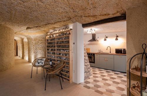 Demjen House | La Cantina