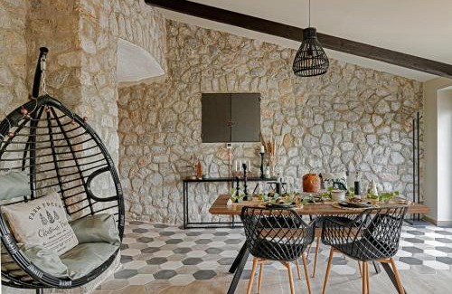 Demjen House | La Cantina