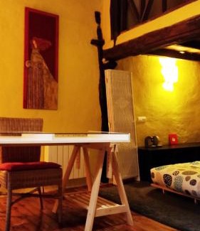 Olleros de Pisuerga House | La Casa Amarilla