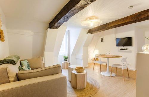 Centre Ancien Apartment | La Casa Amore — Joli nid douillet place St-Sauveur