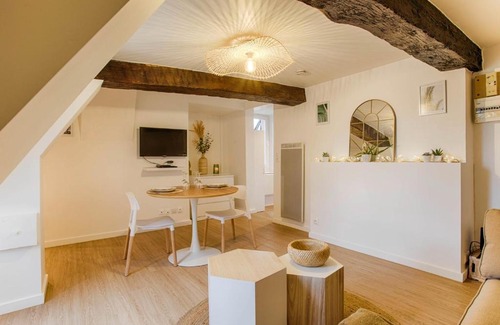 Centre Ancien Apartment | La Casa Amore — Joli nid douillet place St-Sauveur