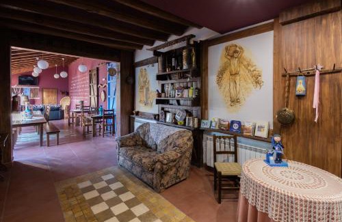 Alcanadre House | La Casa Azul