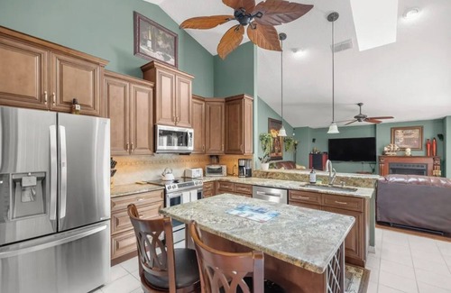 Cambridge Greens House | “La Casa Bella” - Your Home away from Home!nPERFECT FOR SNOWBIRDS AND FAMILIES