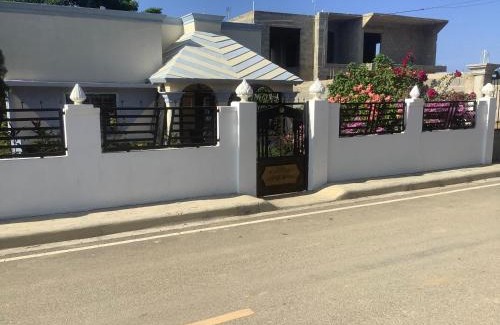 Guayubin Villa | La Casa Blanca