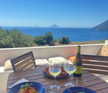 Lipari Villa | La casa blu superior
