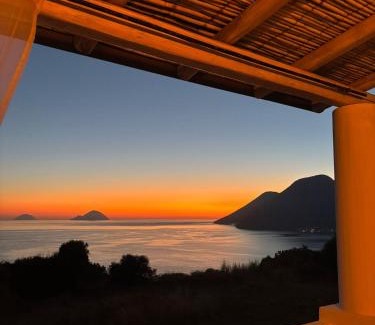 Lipari Villa | La casa blu superior