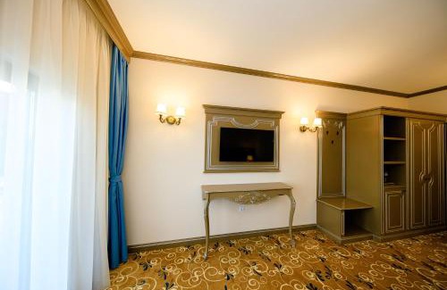 Vadeni Resort | La Casa cu Stuf