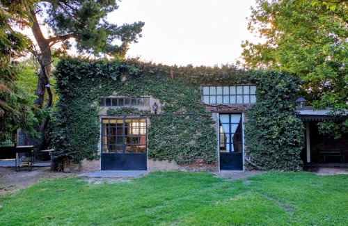 Duggan House | La casa de Duggan / La Herreria