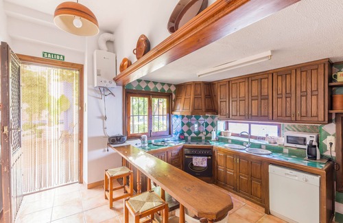 Illora House | La Casa De Illora, swimming pool, fireplace, barbecue, in the town center