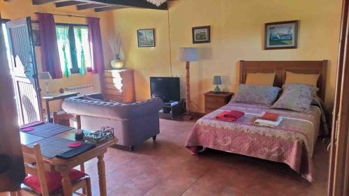 La Cueva House | La Casa de la Vieja