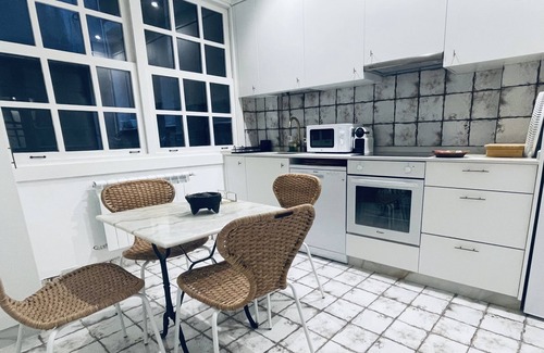 La Coruna Apartment | La Casa de Maria Pita Estrena Piso Recién Reformado en Plaza de María Pita! 🌟