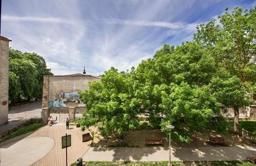Vitoria-Gasteiz Old Town Apartment | La Casa De Santa María ESTUDIOS