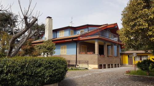 Borghesiana House | La Casa degli Artisti