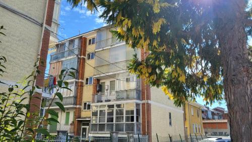 Caselle Torinese Apartment | La casa dei libri