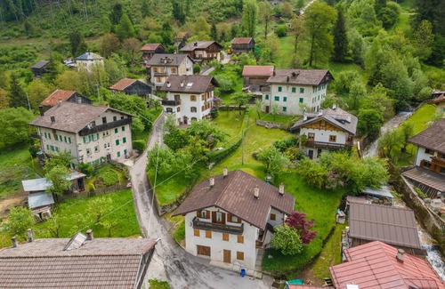 Alleghe Apartment | La Casa di Elvira-Mansarda