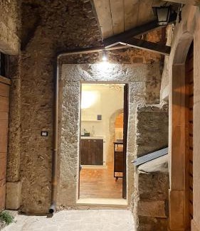 Calascio House | La casa di mezzo