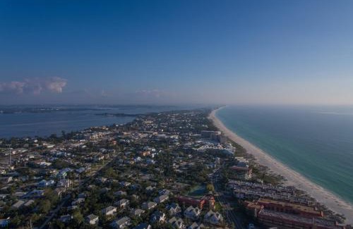 Holmes Beach Apartment | La Casa Karen