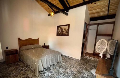 Tequisquiapan Hotel | LA CASA ROJA