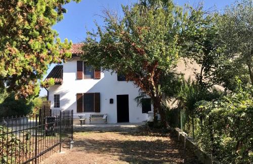 Ozzano Monferrato Villa | La Cascina Amore con jacuzzi e sauna by Halldis
