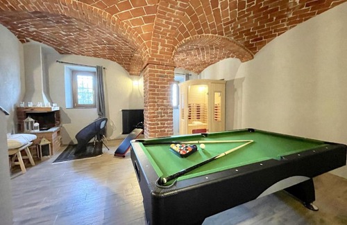 Ozzano Monferrato Villa | La Cascina Amore con jacuzzi e sauna by Halldis