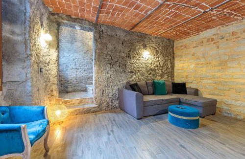 Ozzano Monferrato Villa | La Cascina Amore con jacuzzi e sauna by Halldis