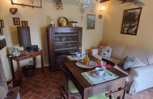Caprese Michelangelo House | La Casetta della Nonna