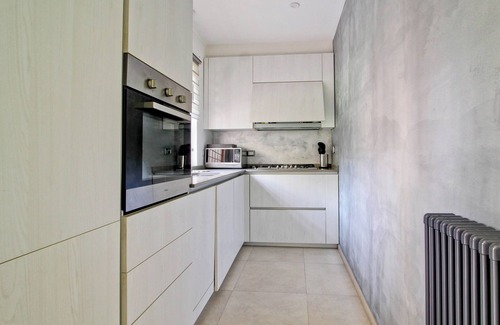 Zona XXVIII Tor de' Cenci Apartment | La Casina di Tre Pini – Garden & Parking