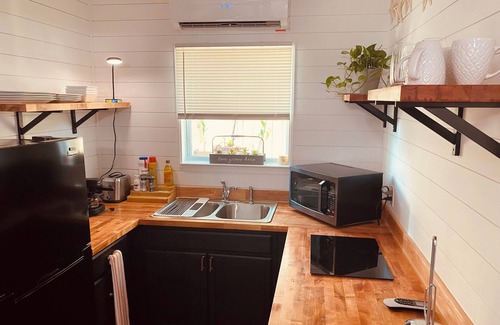 Melbourne Cottage | La Casita: Beach, FIT, Airport - KMLB, Mall, Downtown Melbourne, Space Center