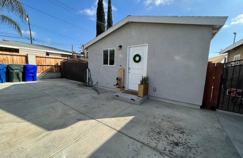 Whittier House | La Casita de Whittier, Private Unit w/patio area, Disney, Biola, Knotts
