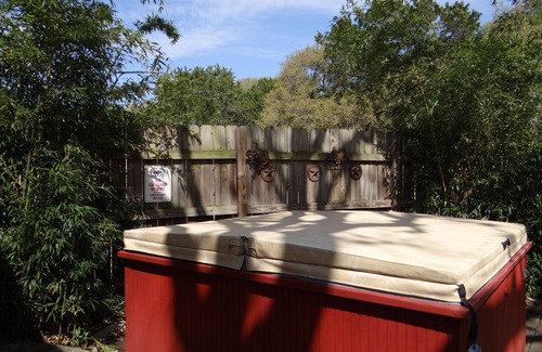 Wimberley Cottage | La Casita - Lovely cottage with a hot tub & BBQ grill in the private courtyard.