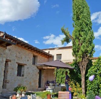 Valdesaz House | La Casona de Castilnovo - Gay Men Only