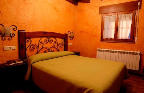 Navaleno House | La Casona del Herrero