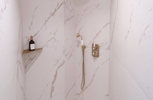 Rochemaure Bed & Breakfast | La chambre des Remparts Romantique