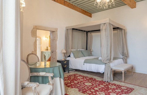 Rochemaure Bed & Breakfast | La chambre des Remparts Romantique