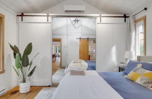 Val-des-Monts House | La Chataigne - Wilderness waterfront escape