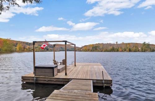 Val-des-Monts House | La Chataigne - Wilderness waterfront escape