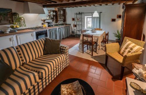 Massa e Cozzile Apartment | La Colombaia