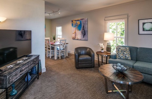 La Conner Apartment | La Conner, Tillinghast Residence B #402